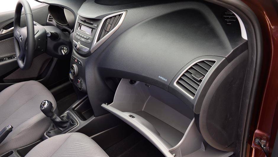 Airbag duplo &eacute; item de s&eacute;rie em todas as configura&ccedil;&otilde;es | <a href="https://quatrorodas.abril.com.br/noticias/fabricantes/todas-especificacoes-hyundai-hb20-701531.shtml" target="_blank" rel="migration">Confira todas as informa&ccedil;&otilde;es do modelo aqui</a>