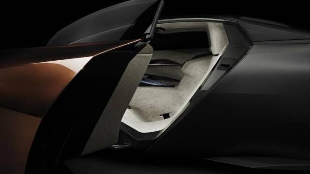 De modo peculiar, o modelo não conta com assentos convencionais. | <a href="https://quatrorodas.abril.com.br/saloes/paris/2012/peugeot-onyx-702431.shtml" rel="migration">Leia mais</a> De modo peculiar, o modelo não conta com assentos convencionais. | <a href="https://quatrorodas.abril.com.br/saloes/paris/2012/peugeot-onyx-702431.shtml" rel="migration">Leia mais</a>