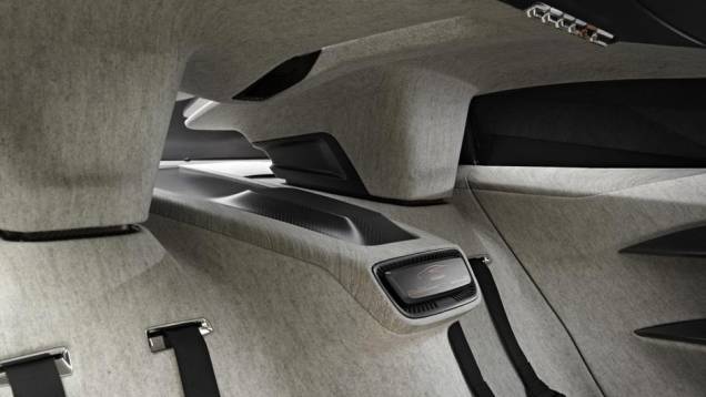 As rodas são de aro 20". | <a href="https://quatrorodas.abril.com.br/saloes/paris/2012/peugeot-onyx-702431.shtml" rel="migration">Leia mais</a> As rodas são de aro 20". | <a href="https://quatrorodas.abril.com.br/saloes/paris/2012/peugeot-onyx-702431.shtml" rel="migration">Leia mais</a>
