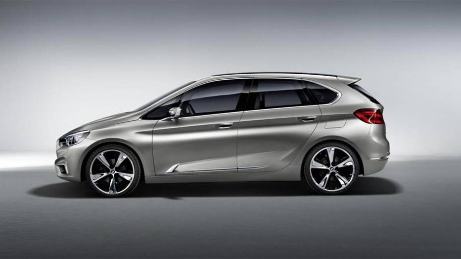 BMW Concept Active Tourer | <a href="https://quatrorodas.abril.com.br/saloes/paris/2012/bmw-concept-active-tourer-702454.shtml" rel="migration">Leia mais</a>