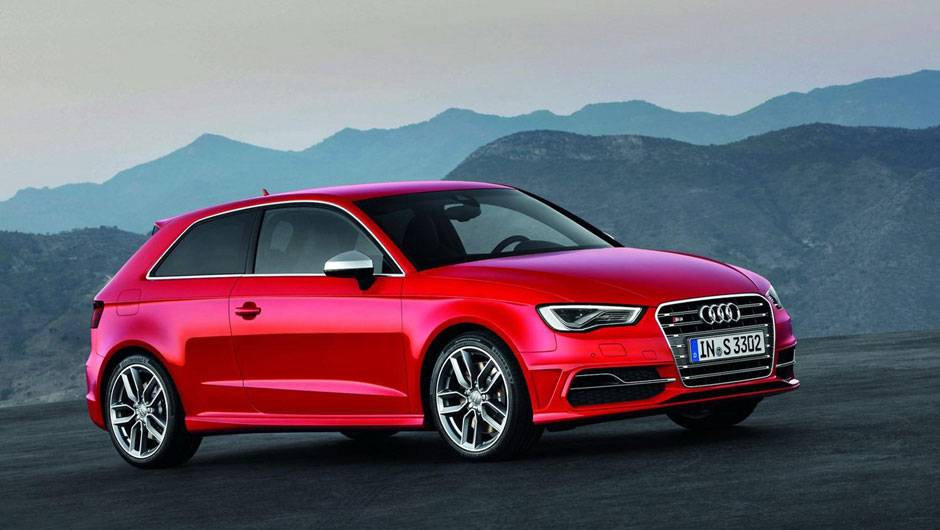 Novo Audi S3 utiliza motor 2.0 com turbo, intercooler, inje&ccedil;&atilde;o direta de combust&iacute;vel e gera 300 cv a 5.500 rpm e 38,6 mkgf de torque entre 1.800 rpm e 5.500 rpm | <a href="%20https://quatrorodas.abril.com.br/saloes/paris/2012/audi-s3-702744.shtml" rel="migration"></a>