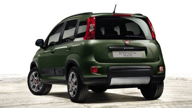 Além dos acessórios exclusivos, o Panda 4x4 oferece duas cores especiais, batizadas de Sicilia Orange e Toscana Green. | <a href="%20https://quatrorodas.abril.com.br/saloes/paris/2012/fiat-panda-4x4-702561.shtml" rel="migration">Leia mais</a>