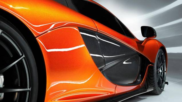 McLaren P1 | <a href="https://quatrorodas.abril.com.br/saloes/paris/2012/mclaren-p1-702427.shtml" rel="migration">Leia mais</a>