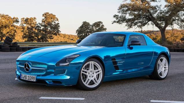 Ou seja, exatos 177 cv e 35,2 mkg de força a mais do que o SLS AMG convencional | <a href="https://quatrorodas.abril.com.br/saloes/paris/2012/mercedes-benz-sls-electric-drive-703458.shtml" rel="migration">Leia mais</a>