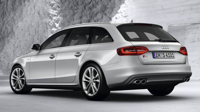 Itens de conforto também estão presentes | <a href="https://quatrorodas.abril.com.br/noticias/fabricantes/audi-traz-modelos-s4-ao-brasil-704081.shtml" rel="migration">Leia mais</a> Itens de conforto também estão presentes | <a href="https://quatrorodas.abril.com.br/noticias/fabricantes/audi-traz-modelos-s4-ao-brasil-704081.shtml" rel="migration">Leia mais</a>