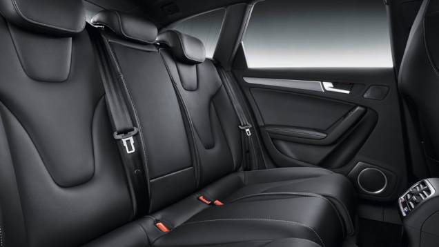 Programa eletrônico de estabilidade (ESP) e cintos de segurança com sensor de afivelamento completam a lista | <a href="%20https://quatrorodas.abril.com.br/noticias/fabricantes/audi-traz-modelos-s4-ao-brasil-704081.shtml" rel="migration">Leia mais</a> Programa eletrônico de estabilidade (ESP) e cintos de segurança com sensor de afivelamento completam a lista | <a href="%20https://quatrorodas.abril.com.br/noticias/fabricantes/audi-traz-modelos-s4-ao-brasil-704081.shtml" rel="migration">Leia mais</a>