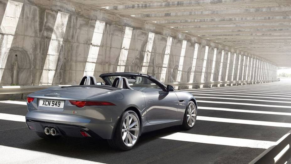 Jaguar F-Type | <a href="https://quatrorodas.abril.com.br/salao-do-automovel/2012/carros/f-type-704041.shtml" rel="migration">Leia mais</a>