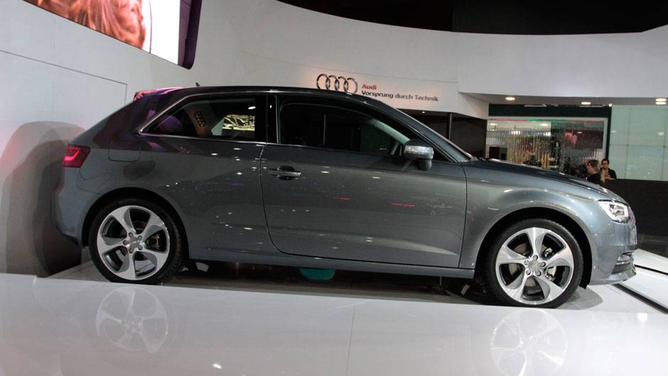 Hatch &eacute; equipado com motor 1.8 TFSI <a href="https://quatrorodas.abril.com.br/salao-do-automovel/2012/carros/a3-sport-709767.shtml" rel="migration">Leia mais</a>