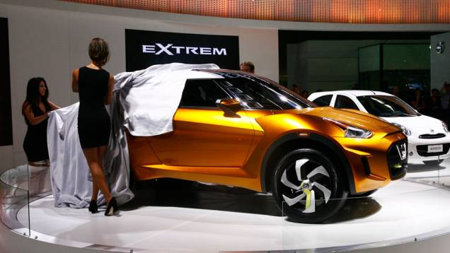 Designers locais e a equipe de estilo da marca atuaram no projeto | <a href="https://quatrorodas.abril.com.br/salao-do-automovel/2012/carros/extrem-708786.shtml" rel="migration">Leia mais</a> Designers locais e a equipe de estilo da marca atuaram no projeto | <a href="https://quatrorodas.abril.com.br/salao-do-automovel/2012/carros/extrem-708786.shtml" rel="migration">Leia mais</a>