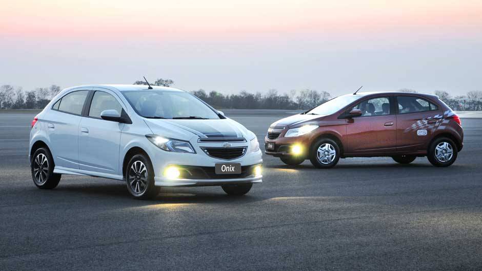 Grande aposta da GM para recuperar espa&ccedil;o entre os compactos, o Onix aposenta o veterano Corsa | <a href="%20https://quatrorodas.abril.com.br/salao-do-automovel/2012/carros/onix-708485.shtml" rel="migration">Leia mais</a>