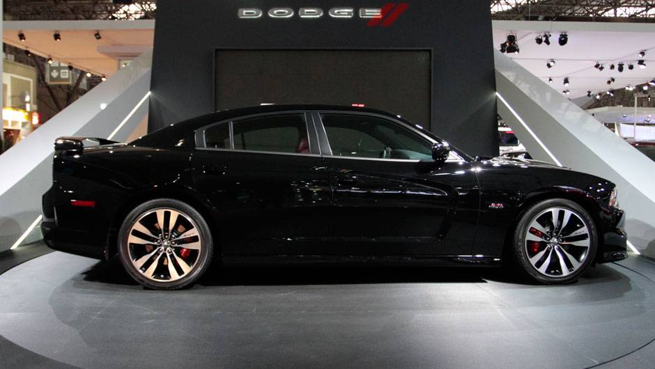 Motor utilizado &eacute; um V8 Hemi 6.4 <a href="https://quatrorodas.abril.com.br/salao-do-automovel/2012/carros/charger-srt8-super-bee-703995.shtml" rel="migration">Leia mais</a>