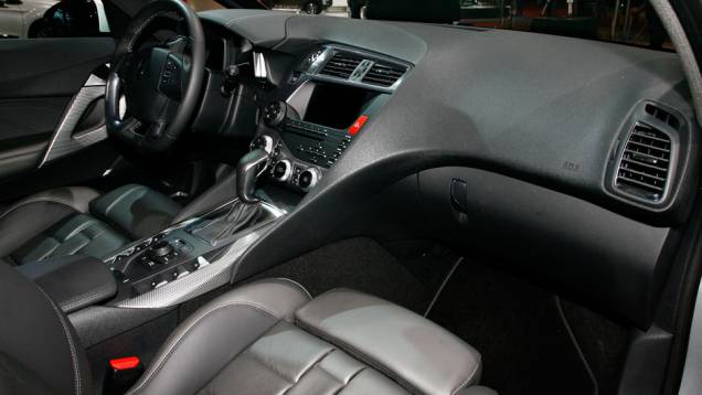 Citroën DS5 | <a href="https://quatrorodas.abril.com.br/salao-do-automovel/2012/carros/ds5-703947.shtml" rel="migration">Leia mais</a> Citroën DS5 | <a href="https://quatrorodas.abril.com.br/salao-do-automovel/2012/carros/ds5-703947.shtml" rel="migration">Leia mais</a>