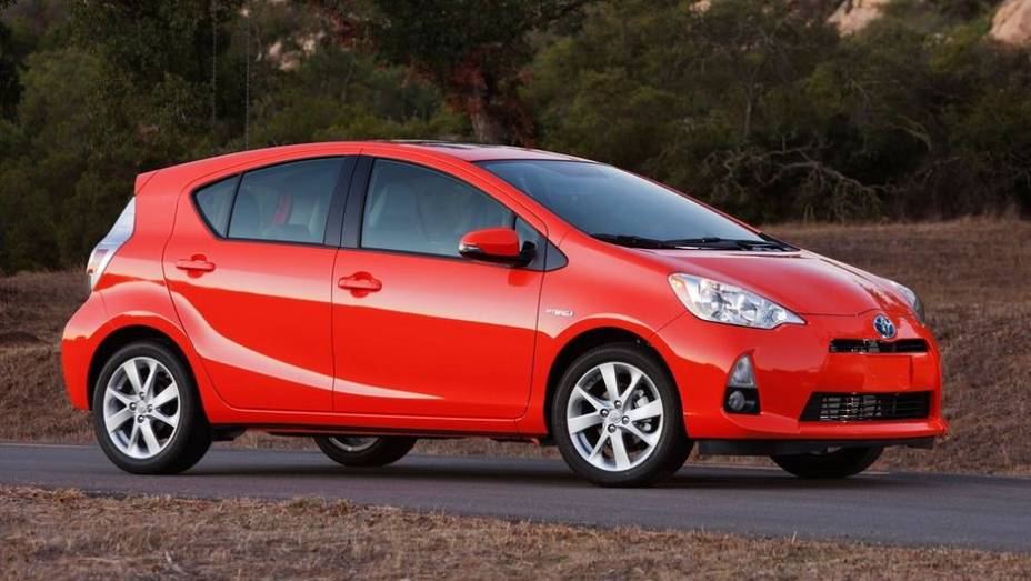 A própria Toyota veio na sequência, emplacando a segunda posição | <a href="http://quatrorodas.abril.com.br/noticias/mercado/marcas-japonesas-sao-mais-confiaveis-diz-pesquisa-712948.shtml" rel="migration">Leia mais</a>