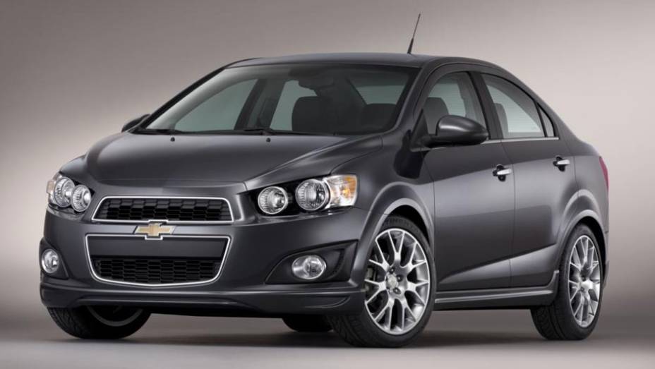 A chevrolet exibiu durante o evento o Sonic Dusk, versão sedã com novo body kit, rodas de aro 18" e pequenos detalhes visuais. O modelo entrará em produção