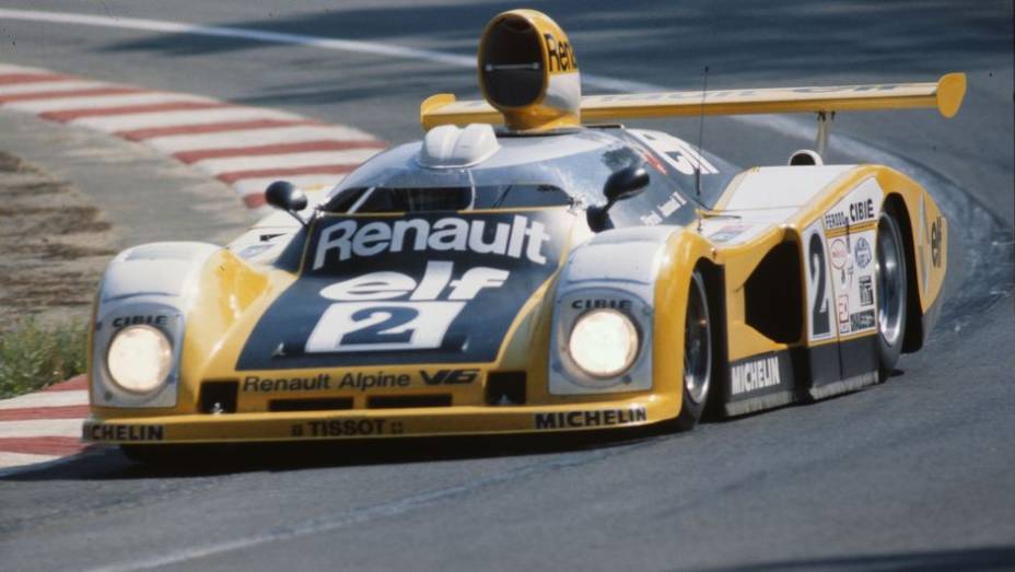 O modelo venceu a prova de endurance em 1978, guiado por Jean-Pierre Jaussaud e Didier Pironi | <a href="https://quatrorodas.abril.com.br/noticias/fabricantes/renault-caterham-produzirao-nova-linha-alpine-714806.shtml" rel="migration">Leia mais</a>