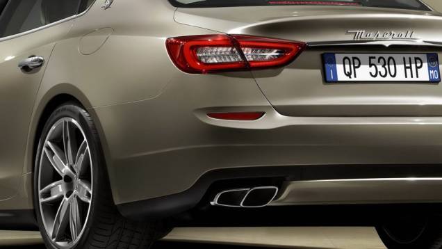 Maserati revela as primeiras imagens e informações do Quattroporte | <a href="https://quatrorodas.abril.com.br/noticias/mercado/maserati-revela-novo-quattroporte-715235.shtml" rel="migration">Leia mais</a> Maserati revela as primeiras imagens e informações do Quattroporte | <a href="https://quatrorodas.abril.com.br/noticias/mercado/maserati-revela-novo-quattroporte-715235.shtml" rel="migration">Leia mais</a>