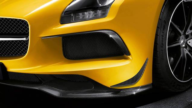 Fibra de carbono é adotada em grande parte de sua construção | <a href="https://quatrorodas.abril.com.br/noticias/fabricantes/mercedes-revela-preco-sls-amg-black-series-735042.shtml" rel="migration">Leia mais</a> Fibra de carbono é adotada em grande parte de sua construção | <a href="https://quatrorodas.abril.com.br/noticias/fabricantes/mercedes-revela-preco-sls-amg-black-series-735042.shtml" rel="migration">Leia mais</a>