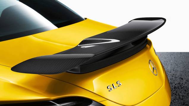 Modelo é equipado com motor 6.3 litros V8 que gera 60 cavalos a mais que a tradicional SLS AMG | <a href="https://quatrorodas.abril.com.br/noticias/fabricantes/mercedes-revela-preco-sls-amg-black-series-735042.shtml" rel="migration">Leia mais</a> Modelo é equipado com motor 6.3 litros V8 que gera 60 cavalos a mais que a tradicional SLS AMG | <a href="https://quatrorodas.abril.com.br/noticias/fabricantes/mercedes-revela-preco-sls-amg-black-series-735042.shtml" rel="migration">Leia mais</a>