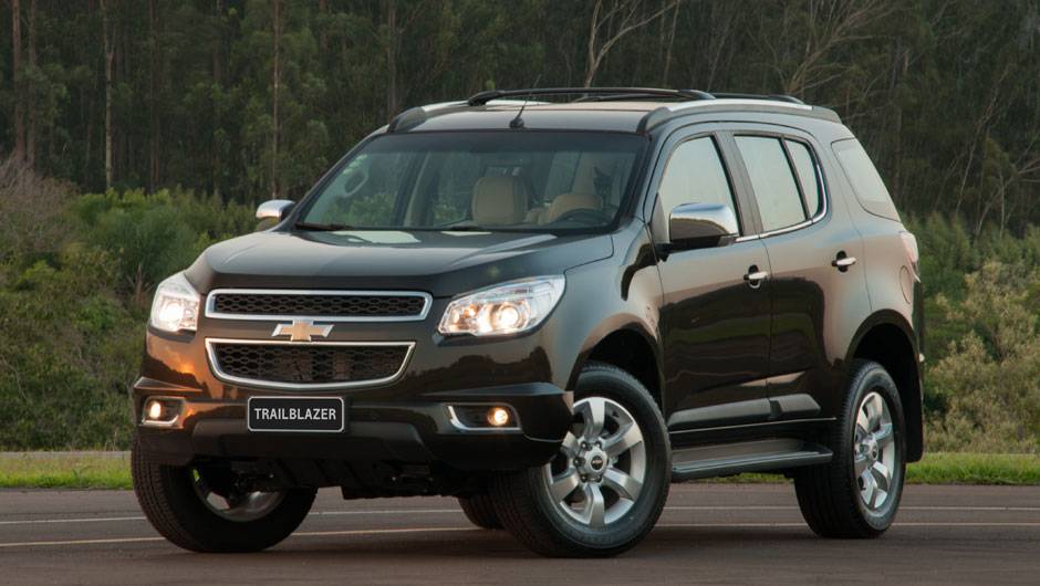 A novidade ser&aacute; oferecida em vers&atilde;o &uacute;nica de acabamento LTZ, com motoriza&ccedil;&otilde;es 2.8 turbodiesel e 3.6 V6 a gasolina | <a href="https://quatrorodas.abril.com.br/carros/lancamentos/chevrolet-trailblazer-718248.shtml" target="_blank" rel="migration">Leia mais</a>