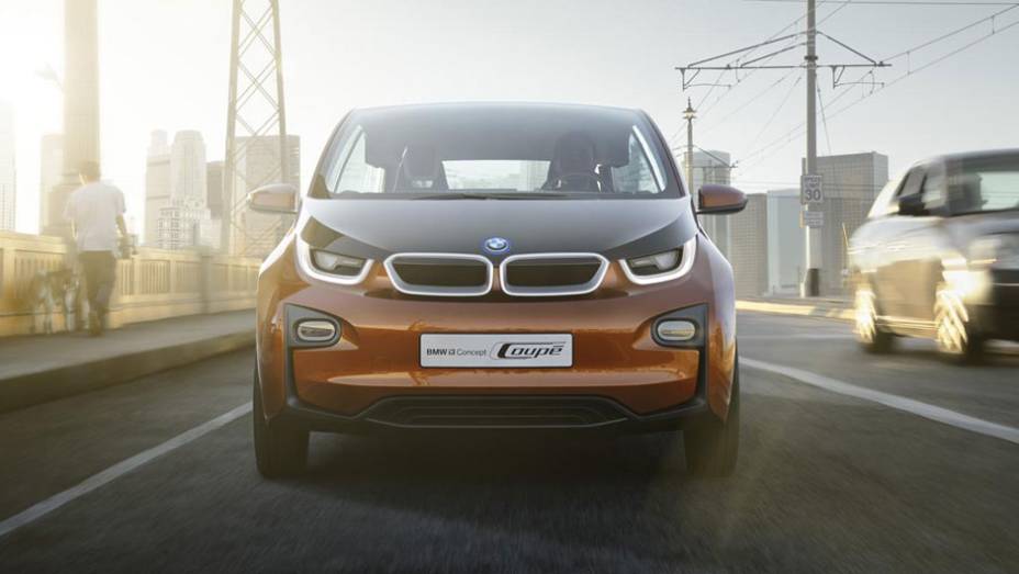 ...incluindo uma nova dianteira e portas redesenhadas | <a href="https://quatrorodas.abril.com.br/saloes/los-angeles/2012/bmw-i3-coupe-concept-724055.shtml" rel="migration">Leia mais</a>