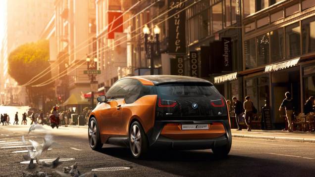 Na traseira, a tampa do porta-malas e o para-choque também foram reestilizados | <a href="https://quatrorodas.abril.com.br/saloes/los-angeles/2012/bmw-i3-coupe-concept-724055.shtml" rel="migration">Leia mais</a> Na traseira, a tampa do porta-malas e o para-choque também foram reestilizados | <a href="https://quatrorodas.abril.com.br/saloes/los-angeles/2012/bmw-i3-coupe-concept-724055.shtml" rel="migration">Leia mais</a>