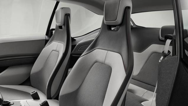 A BMW não confirmou se o modelo será produzido em série... | <a href="https://quatrorodas.abril.com.br/saloes/los-angeles/2012/bmw-i3-coupe-concept-724055.shtml" rel="migration">Leia mais</a> A BMW não confirmou se o modelo será produzido em série... | <a href="https://quatrorodas.abril.com.br/saloes/los-angeles/2012/bmw-i3-coupe-concept-724055.shtml" rel="migration">Leia mais</a>