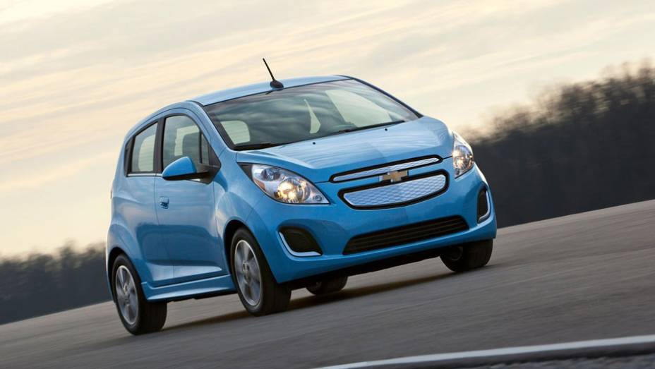 A Chevrolet mostra o Spark EV | <a href="https://quatrorodas.abril.com.br/saloes/los-angeles/2012/chevrolet-spark-ev-723965.shtml" rel="migration">Leia mais</a>