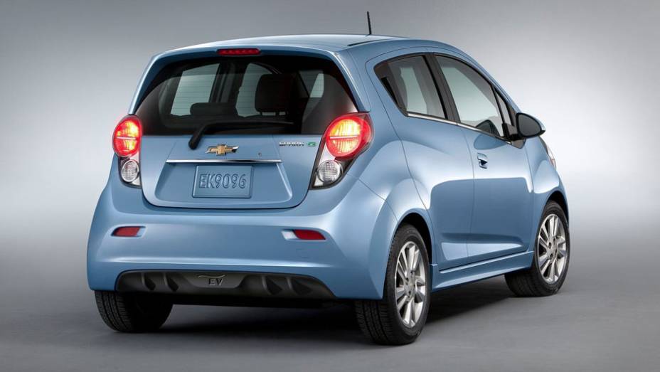 Ele pode acelerar aos 100 km/h em menos de 8s0 | <a href="https://quatrorodas.abril.com.br/saloes/los-angeles/2012/chevrolet-spark-ev-723965.shtml" rel="migration">Leia mais</a>