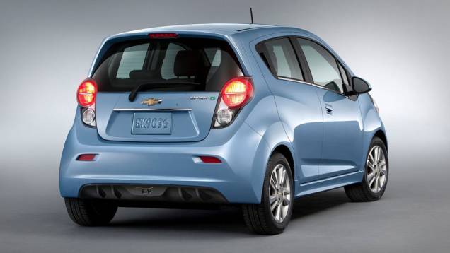 Ele pode acelerar aos 100 km/h em menos de 8s0 | <a href="https://quatrorodas.abril.com.br/saloes/los-angeles/2012/chevrolet-spark-ev-723965.shtml" rel="migration">Leia mais</a> Ele pode acelerar aos 100 km/h em menos de 8s0 | <a href="https://quatrorodas.abril.com.br/saloes/los-angeles/2012/chevrolet-spark-ev-723965.shtml" rel="migration">Leia mais</a>