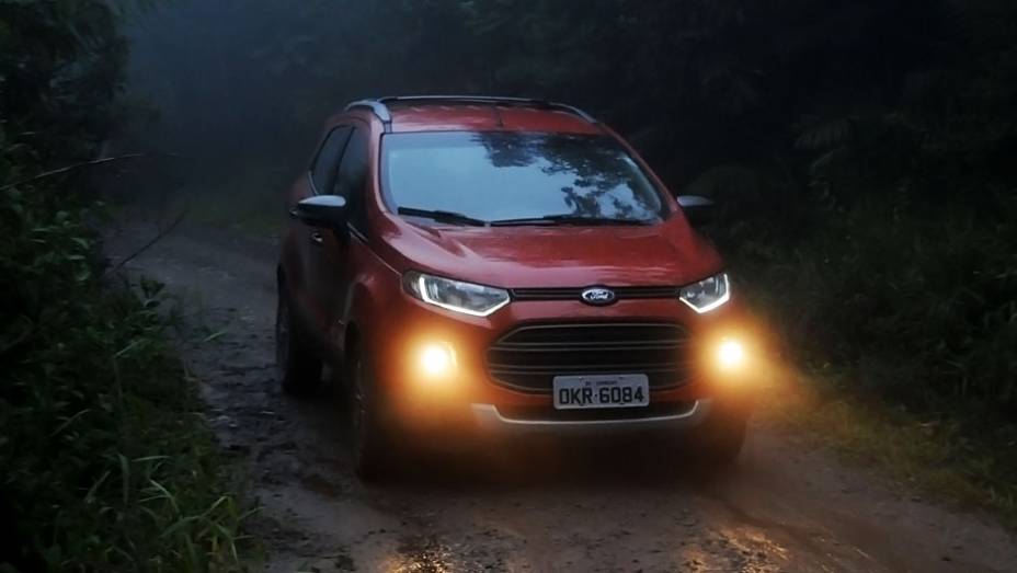 Ford lançou a versão AWD do novo EcoSport | <a href="https://quatrorodas.abril.com.br/noticias/mercado/ford-lanca-ecosport-4wd-porwershift-725244.shtml" rel="migration">Leia mais</a>