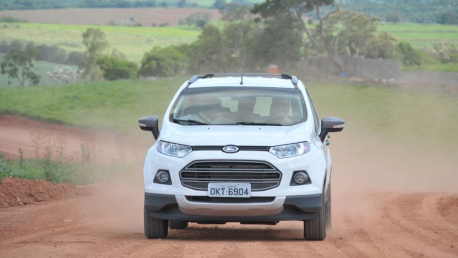 Modelo com tração integral é baseado na versão Freestyle | <a href="https://quatrorodas.abril.com.br/noticias/mercado/ford-lanca-ecosport-4wd-porwershift-725244.shtml" rel="migration">Leia mais</a>