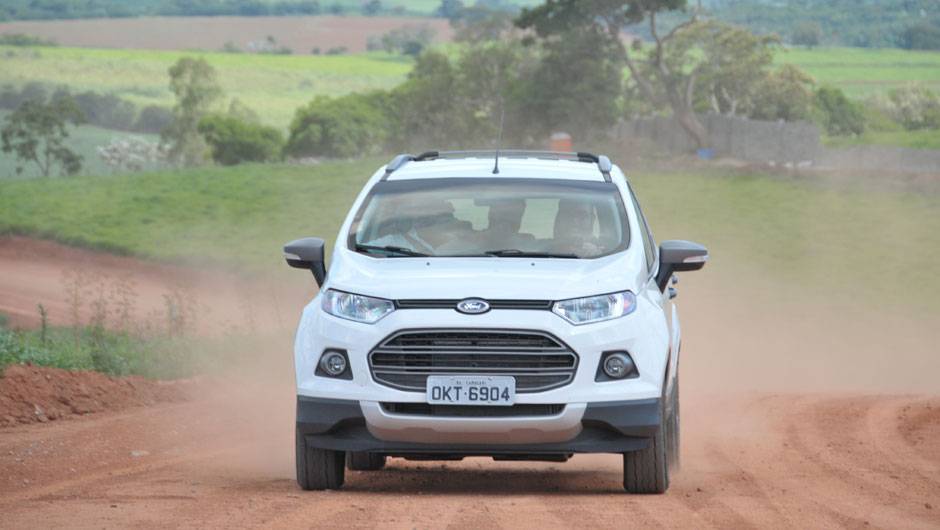 Modelo com tra&ccedil;&atilde;o integral &eacute; baseado na vers&atilde;o Freestyle | <a href="https://quatrorodas.abril.com.br/noticias/mercado/ford-lanca-ecosport-4wd-porwershift-725244.shtml" rel="migration">Leia mais</a>