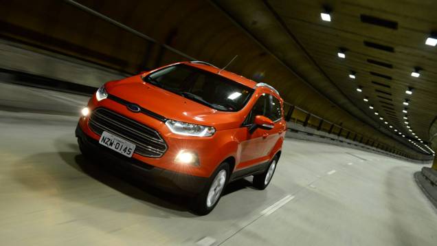 Câmbio de dupla embreagem de seis marchas ofereceu boas retomadas durante o test drive | <a href="https://quatrorodas.abril.com.br/noticias/mercado/ford-lanca-ecosport-4wd-porwershift-725244.shtml" rel="migration">Leia mais</a>