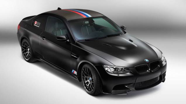 A BMW resolveu criar uma série especial da M3 em homenagem ao título conquistado na DTM, a categoria de turismo alemão, na temporada 2012 | <a href="%20https://quatrorodas.abril.com.br/noticias/fabricantes/bmw-lanca-m3-dtm-champion-edition-725389.shtml" rel="migration">Leia</a>