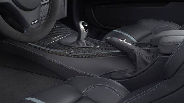 Câmbio automático oferece possibilidade de trocas sequenciais por borboletas | <a href="https://quatrorodas.abril.com.br/noticias/fabricantes/bmw-lanca-m3-dtm-champion-edition-725389.shtml" rel="migration">Leia mais</a> Câmbio automático oferece possibilidade de trocas sequenciais por borboletas | <a href="https://quatrorodas.abril.com.br/noticias/fabricantes/bmw-lanca-m3-dtm-champion-edition-725389.shtml" rel="migration">Leia mais</a>
