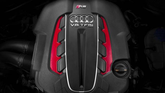 O motor 4.0 V8 biturbo entrega 560 cv; a perua pode chegar aos 305 km/h | <a href="https://quatrorodas.abril.com.br/saloes/detroit/2013/audi-rs6-avant-730408.shtml" rel="migration">Leia mais</a> O motor 4.0 V8 biturbo entrega 560 cv; a perua pode chegar aos 305 km/h | <a href="https://quatrorodas.abril.com.br/saloes/detroit/2013/audi-rs6-avant-730408.shtml" rel="migration">Leia mais</a>
