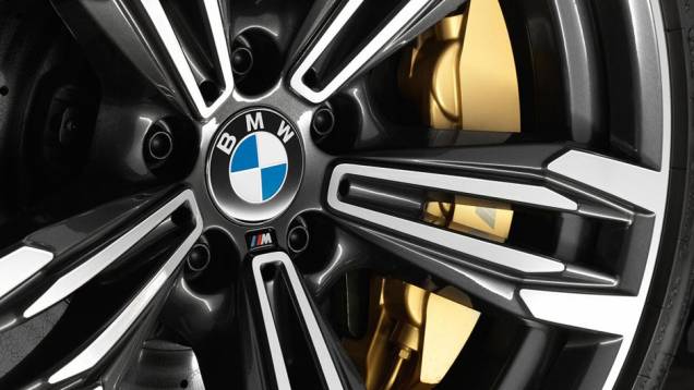 De tão discreto, fica até difícil ver o pequeno logotipo M na roda | <a href="https://quatrorodas.abril.com.br/saloes/detroit/2013/bmw-m6-gran-coupe-730380.shtml" rel="migration">Leia mais</a> De tão discreto, fica até difícil ver o pequeno logotipo M na roda | <a href="https://quatrorodas.abril.com.br/saloes/detroit/2013/bmw-m6-gran-coupe-730380.shtml" rel="migration">Leia mais</a>