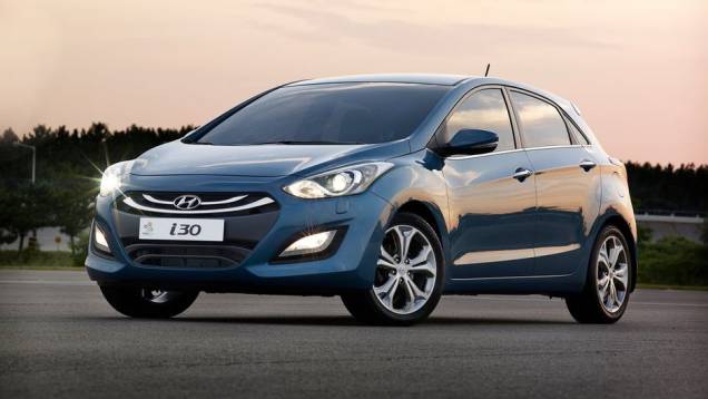Reestilizado, o Hyundai i30 cativou os jornalistas especializados na Europa. | <a href="https://quatrorodas.abril.com.br/noticias/mercado/definidos-finalistas-carro-ano-2013-europa-728106.shtml" rel="migration">Leia mais</a> Reestilizado, o Hyundai i30 cativou os jornalistas especializados na Europa. | <a href="https://quatrorodas.abril.com.br/noticias/mercado/definidos-finalistas-carro-ano-2013-europa-728106.shtml" rel="migration">Leia mais</a>