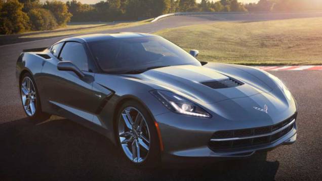 A sétima geração foi completamente renovada, e traz um estilo que promete dividir opiniões | <a href="https://quatrorodas.abril.com.br/saloes/detroit/2013/chevrolet-corvette-stingray-730871.shtml" rel="migration">Leia mais</a>