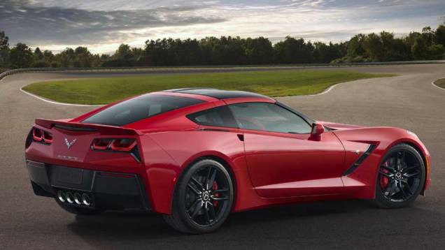 Há quem diga que o novo Corvette ficou parecido demais com o SRT Viper. E aí, o que você acha? | <a href="https://quatrorodas.abril.com.br/saloes/detroit/2013/chevrolet-corvette-stingray-730871.shtml" rel="migration">Leia mais</a>