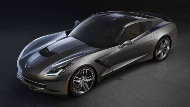 As entradas de ar no capô e nas laterais são típicas do Corvette | <a href="https://quatrorodas.abril.com.br/saloes/detroit/2013/chevrolet-corvette-stingray-730871.shtml" rel="migration">Leia mais</a>