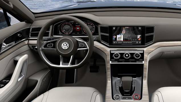 Em termos de mercado, a versão de produção ficará situada entre Tiguan e Touareg | <a href="https://quatrorodas.abril.com.br/saloes/detroit/2013/vw-crossblue-concept-730934.shtml" rel="migration">Leia mais</a> Em termos de mercado, a versão de produção ficará situada entre Tiguan e Touareg | <a href="https://quatrorodas.abril.com.br/saloes/detroit/2013/vw-crossblue-concept-730934.shtml" rel="migration">Leia mais</a>