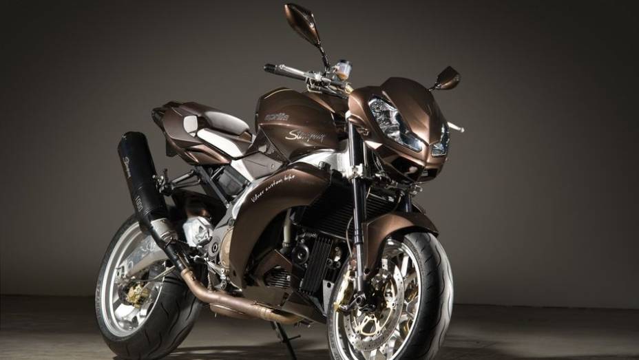 A empresa búlgara Vilner mostrou a Aprilia Stingray | <a href="https://quatrorodas.abril.com.br/moto/noticias/vilner-customiza-aprilia-tuono-731669.shtml" rel="migration">Leia mais</a>