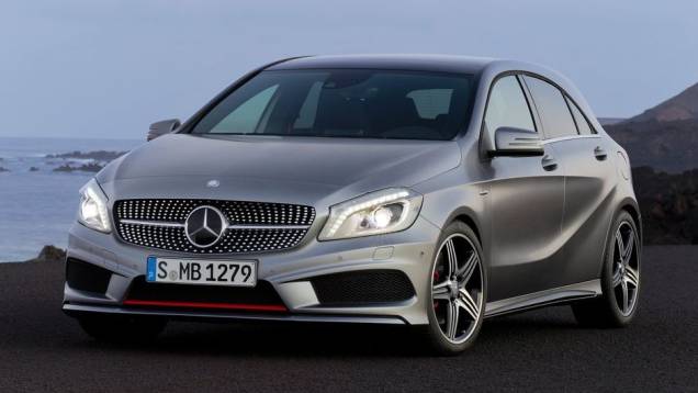 CARRO DO ANO - Mercedes-Benz Classe A | <a href="https://quatrorodas.abril.com.br/noticias/mercado/finalistas-premio-carro-mundial-2013-sao-revelados-732525.shtml" rel="migration">Leia mais</a>