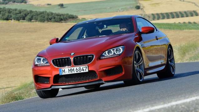 CARRO DE PERFORMANCE - BMW M6 Coupe / Convertible | <a href="https://quatrorodas.abril.com.br/noticias/mercado/finalistas-premio-carro-mundial-2013-sao-revelados-732525.shtml" rel="migration">Leia mais</a>