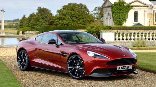 DESIGN AUTOMOTIVO - Aston Martin Vanquish | <a href="https://quatrorodas.abril.com.br/noticias/mercado/finalistas-premio-carro-mundial-2013-sao-revelados-732525.shtml" rel="migration">Leia mais</a>