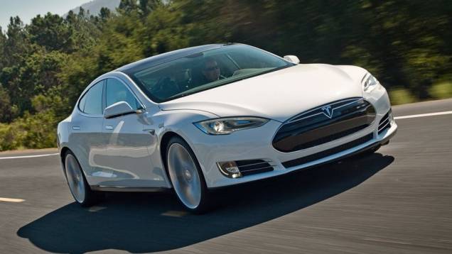 CARRO "VERDE" - Tesla Model S | <a href="https://quatrorodas.abril.com.br/noticias/mercado/finalistas-premio-carro-mundial-2013-sao-revelados-732525.shtml" rel="migration">Leia mais</a>