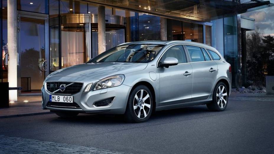 CARRO "VERDE" - Volvo V60 Plug-in Hybrid Diesel | <a href="https://quatrorodas.abril.com.br/noticias/mercado/finalistas-premio-carro-mundial-2013-sao-revelados-732525.shtml" rel="migration">Leia mais</a>