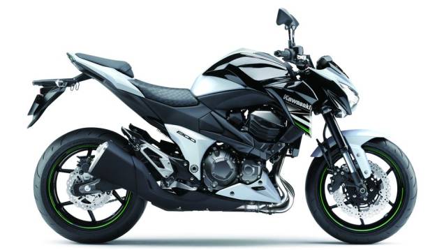 Já o modelo com freios ABS passa a valer R$ 38.990 | <a href="https://quatrorodas.abril.com.br/moto/noticias/kawasaki-traz-nova-z800-ao-brasil-732675.shtml" rel="migration">Leia mais</a>