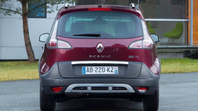 Mas o grande destaque é o sistema Grip Xtend | <a href="https://quatrorodas.abril.com.br/saloes/genebra/2013/renault-scenic-xmod-734868.shtml" rel="migration">Leia mais</a>